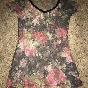 Buckle short sleeved lace shirt